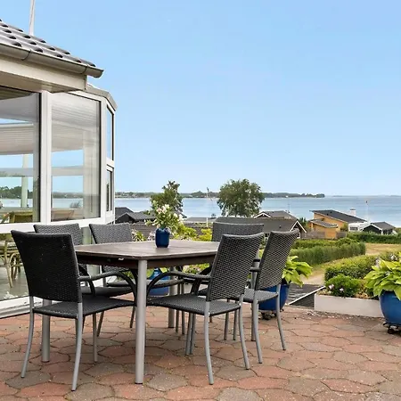 Awesome In W/ 2 Bedrooms * Sjolund